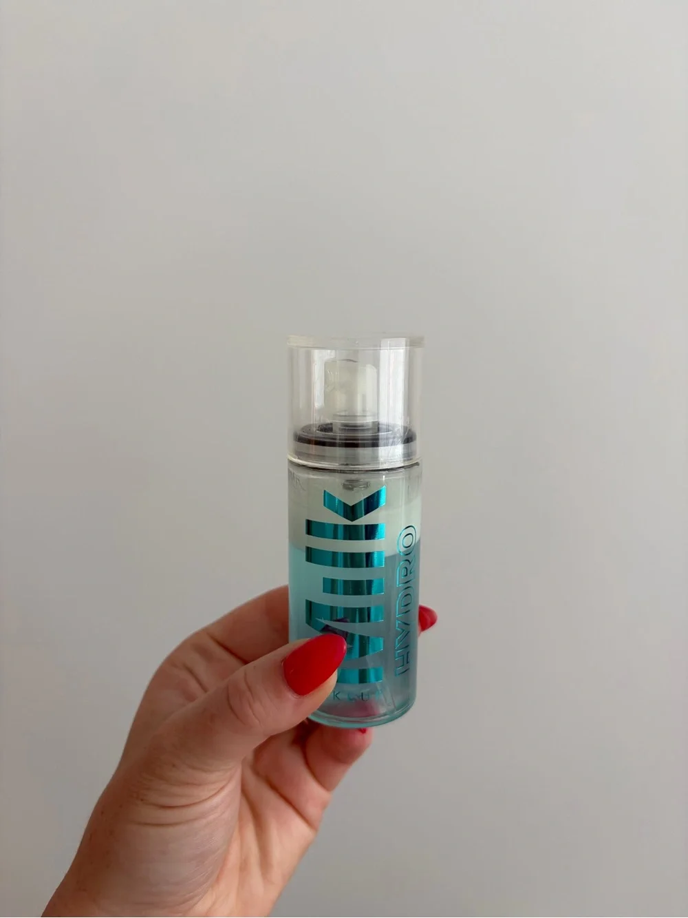 Milk mini hydro grip setting spray
